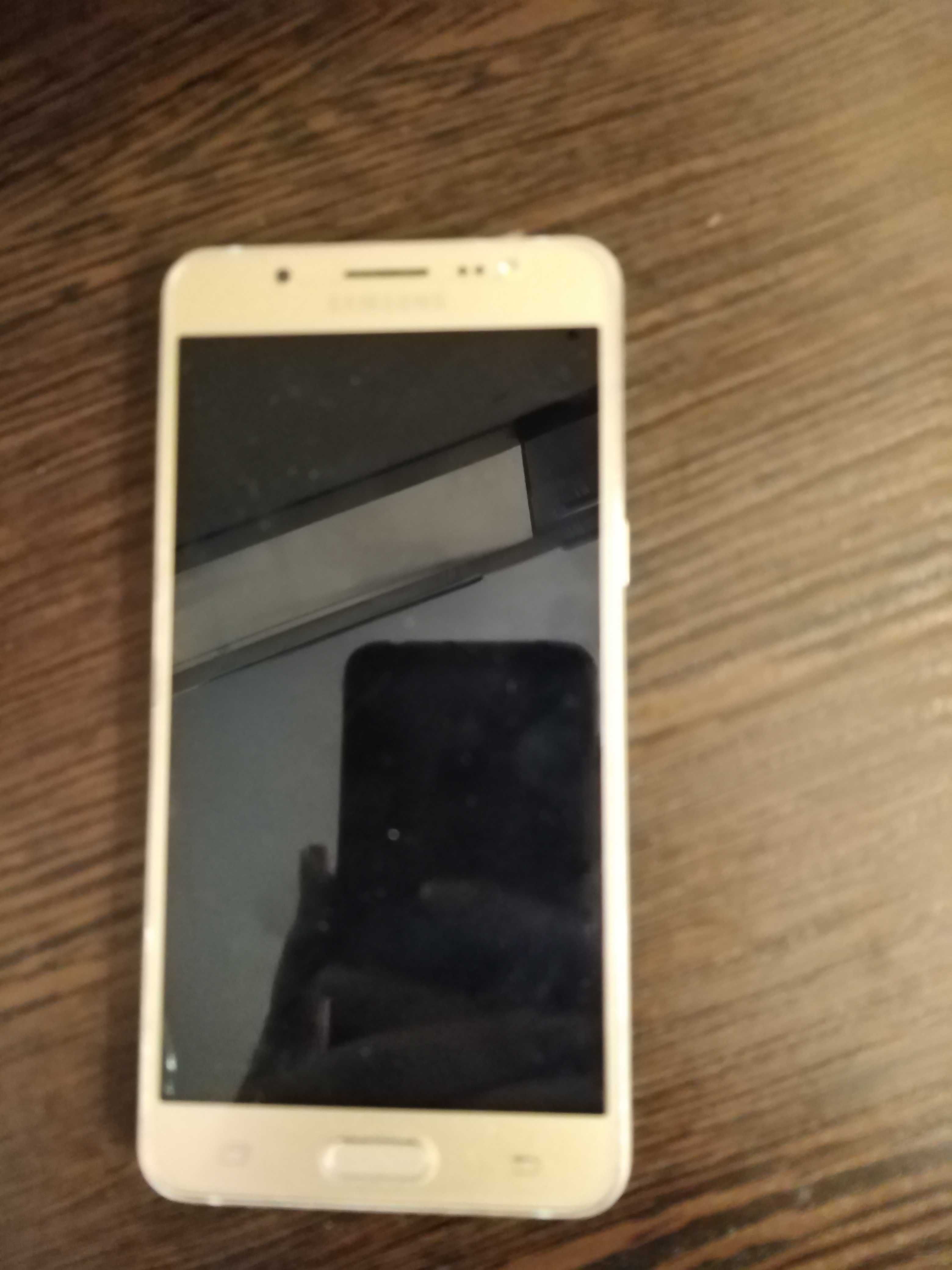 Продам телефон Samsung J5 (2016) Gold