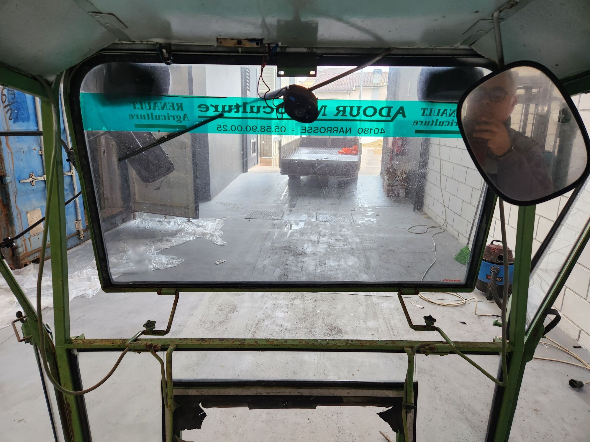 Vendo cabine de trator