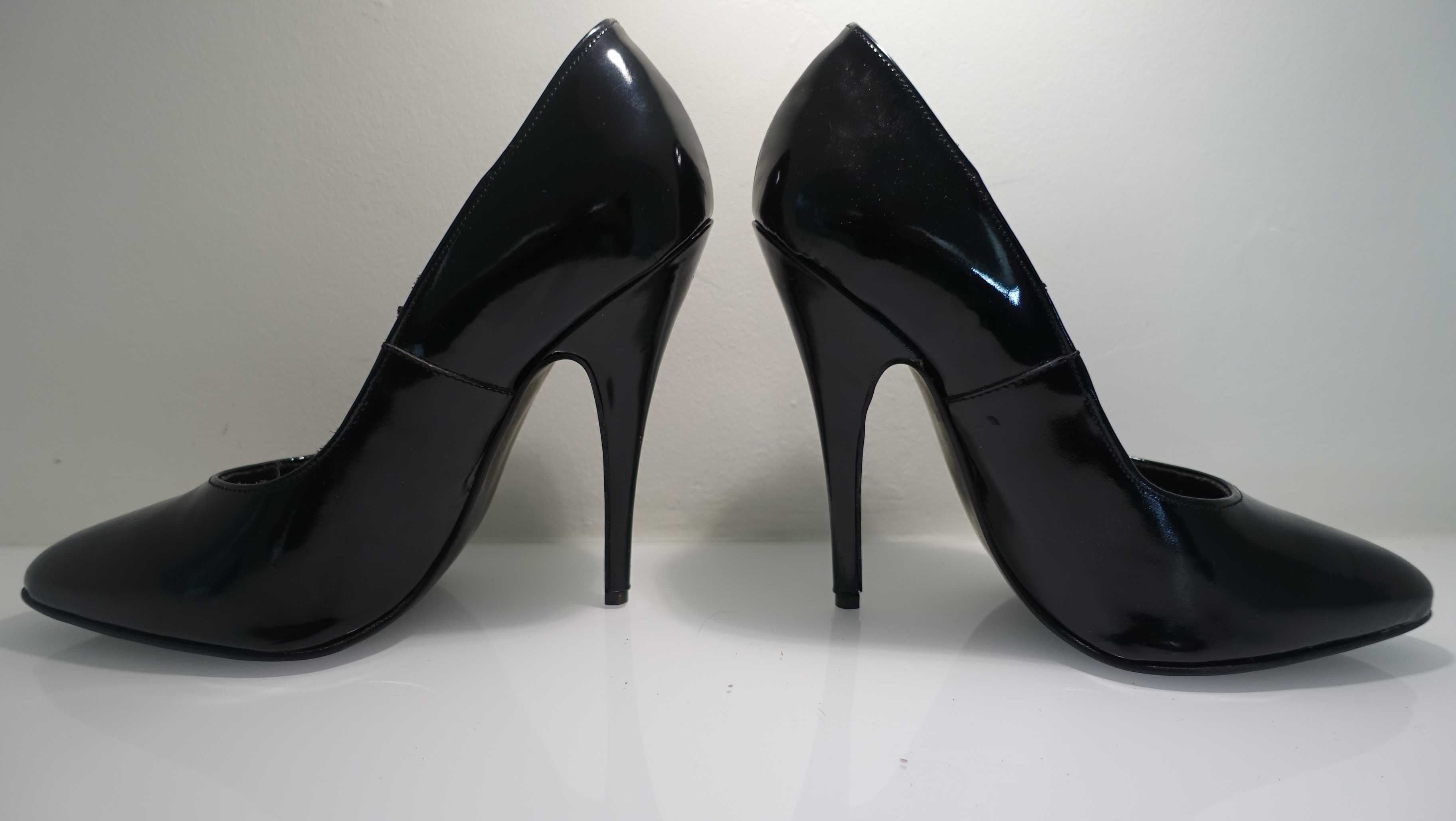 Sexi czarne lakierowane szpilki High Fasion , rozmiar 36 obcas 13cm