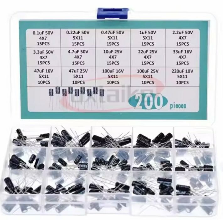 Набори електролітичних та керамічних конденсаторів.