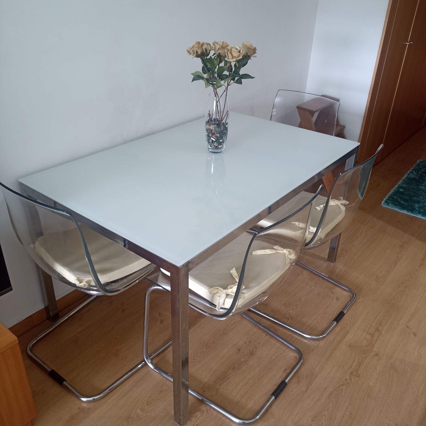 Mesa de sala ou escritório