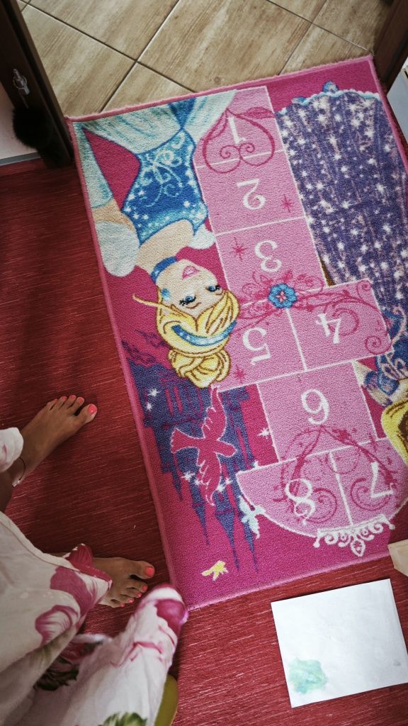 Dywanik Disney Księżniczki różowy princess Roszpunka Kopciuszek dywan