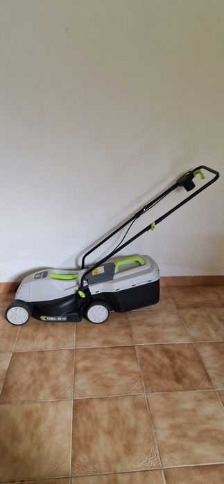 Máquina corta relva