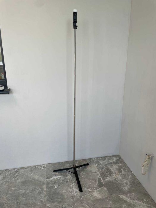 Селфи-палка штатив трипод монопод с подсветкой и пультом