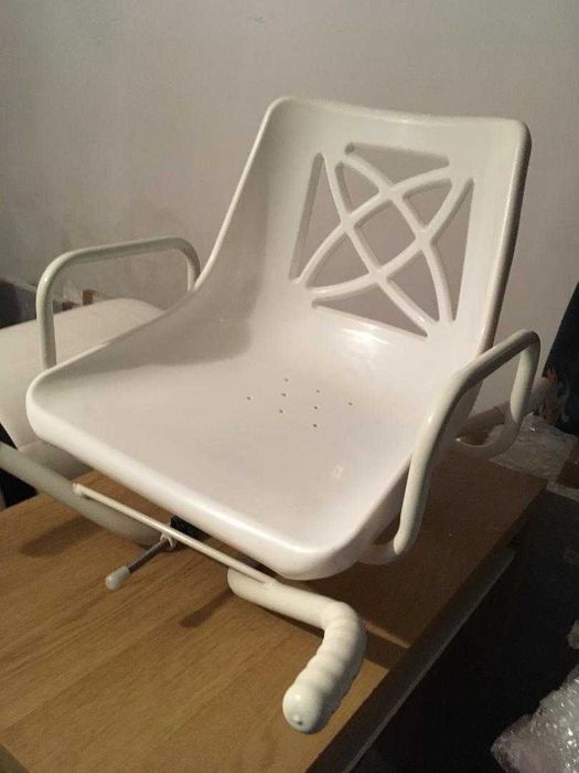 Materace przeciwodleżynowy, piankowy, balkonik, toaleta ławka obrotowa