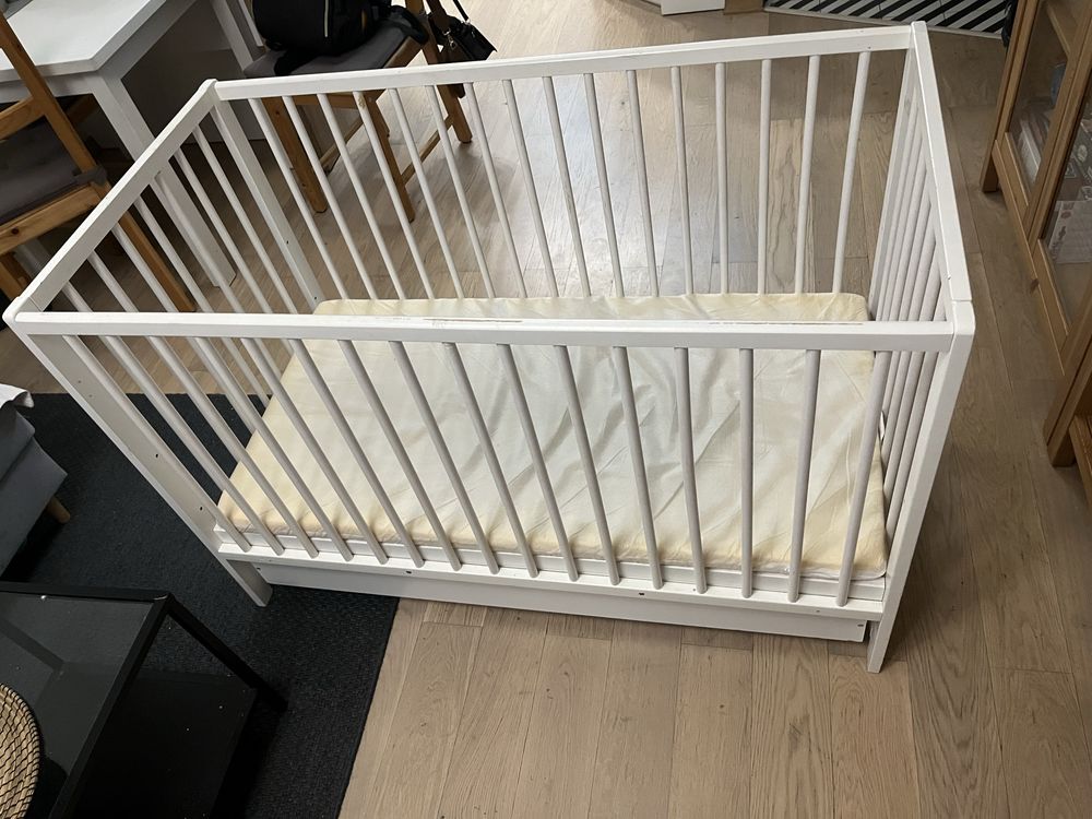 Łóżeczko dzieciece 120x60 + materac + ochraniacz na szczebelki