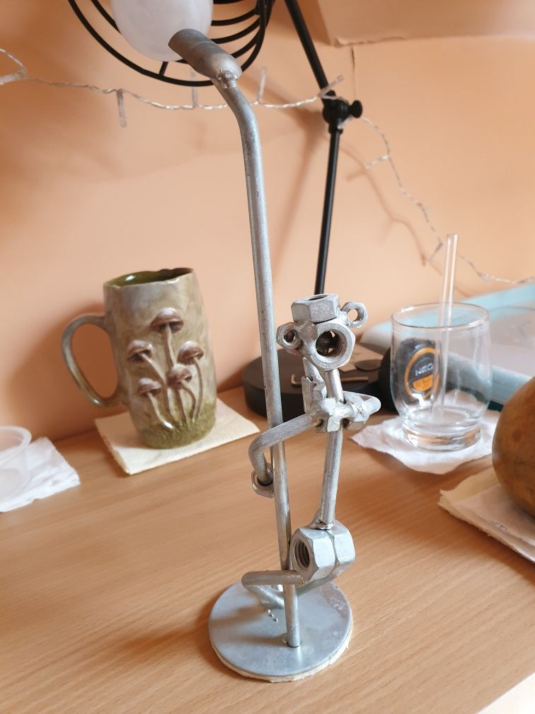 Rzeźba FIGURKA metal pijak, żul, pijany, alkohol, piwo, piwosz, drink
