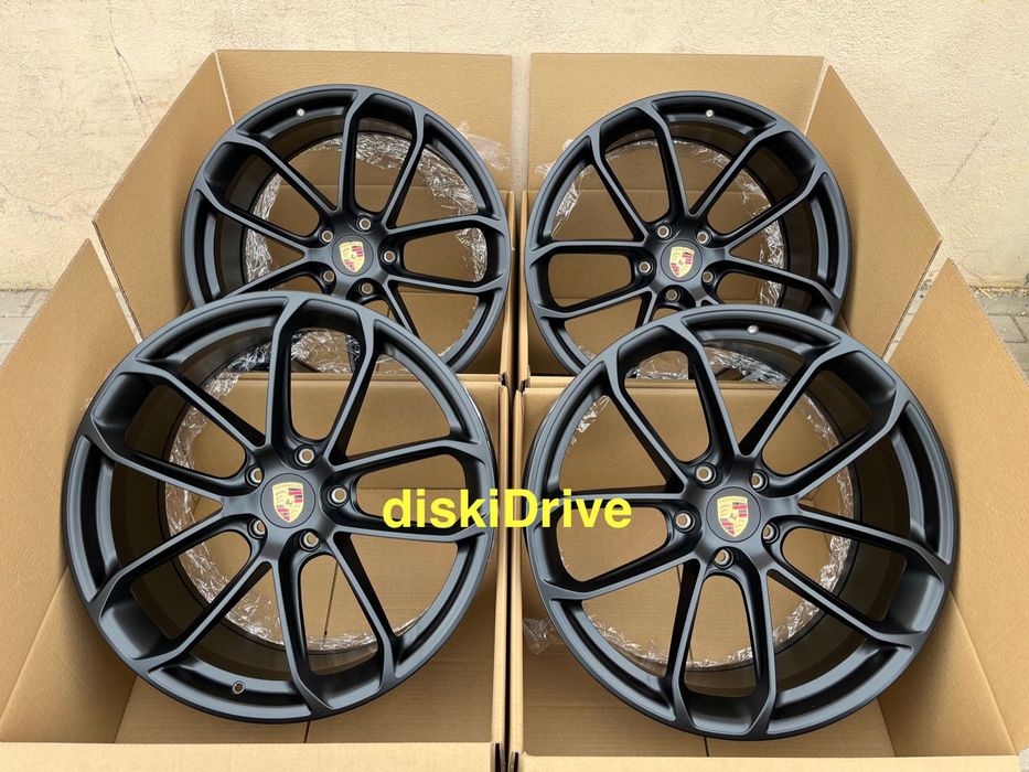 Черные диски R20 21 22 на Porsche Cayenne New / Coupe Panamera Macan