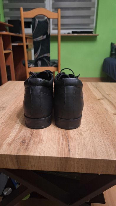Sprzedam męskie wizytowe buty