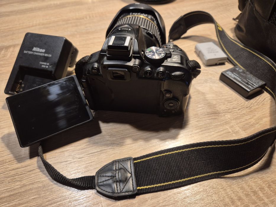 Nikon d5300 plus tamron 17-50 plus 3 Aku plus torba