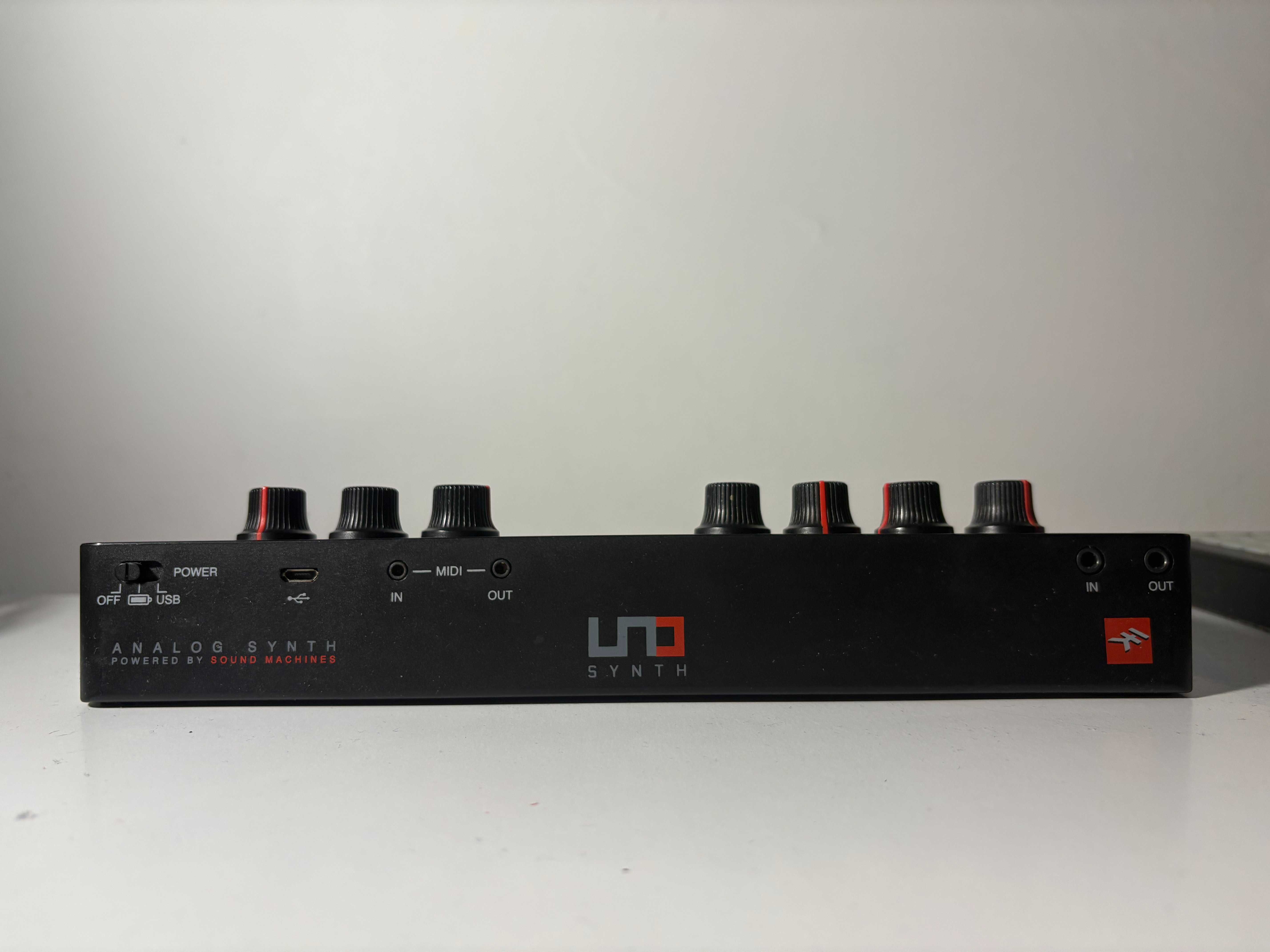 UNO-Synth (аналоговий синтезатор)