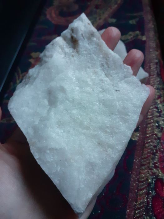 Kwarce mleczne 2 sztuki surowe nieszlifowane