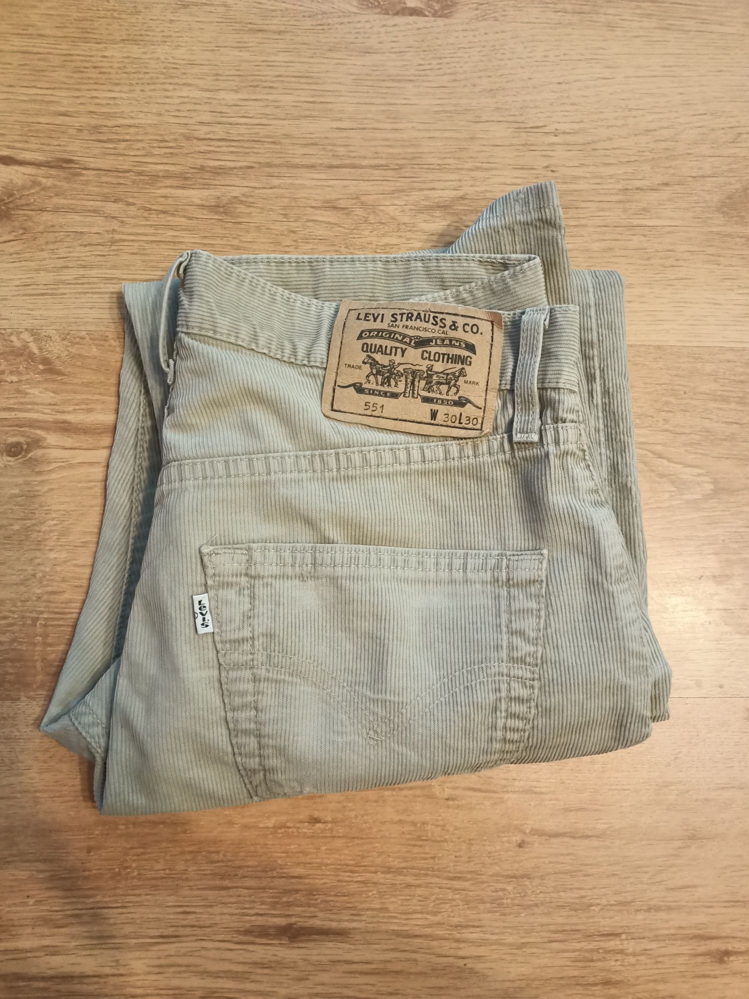 Sztruksy beżowe Levi's rozm. XS lub 164 Levi Strauss & CO.