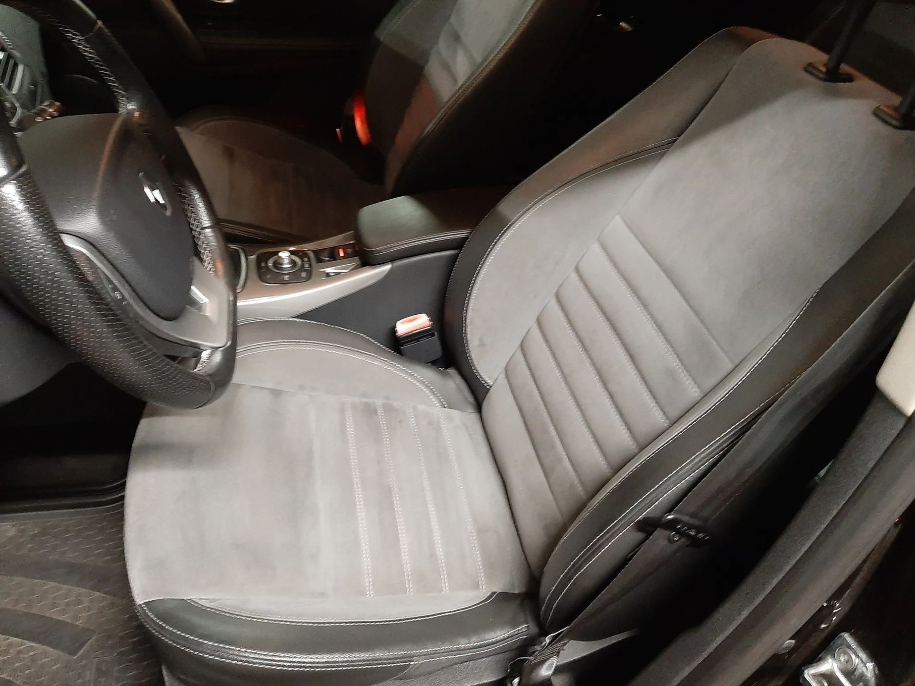 Renault Laguna III 2.0 dCi 178 4control