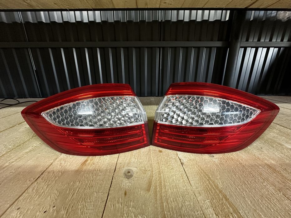 Стоп задній Ford Mondeo mk4 мондео універсал фонар