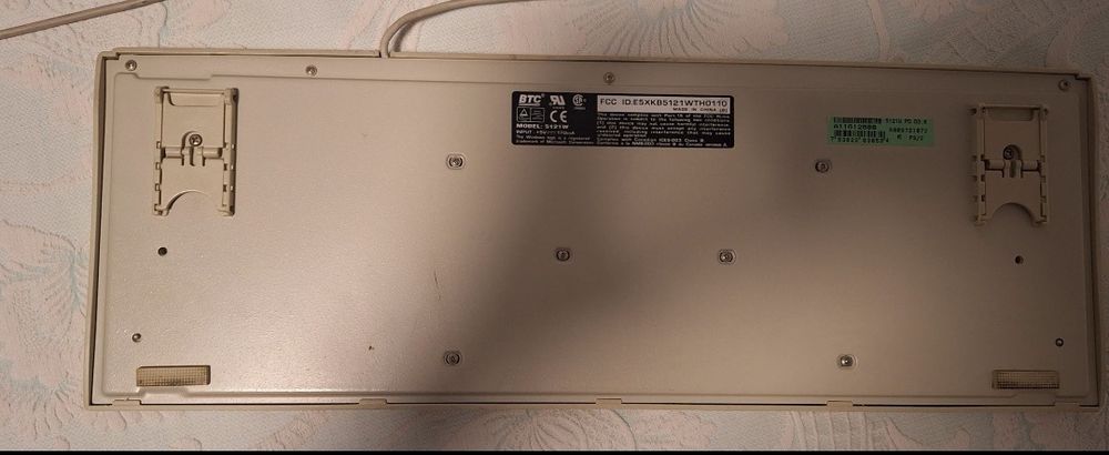 Vintage teclado BTC 5121W - PT