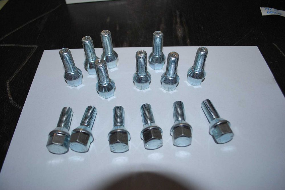 Śruba Hobby/Fendt Do Felgi Aluminiowej Kemping. Pod Klucz 17