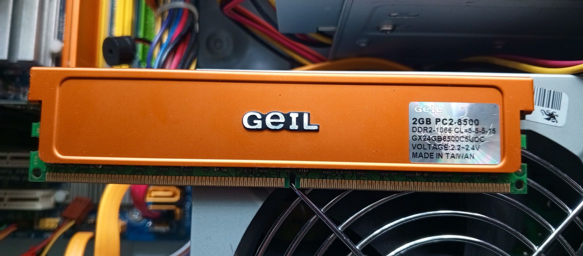 Tani komputer Q9300 4x2.5ghz 4gb ddr2 GF520 2gb hdd500