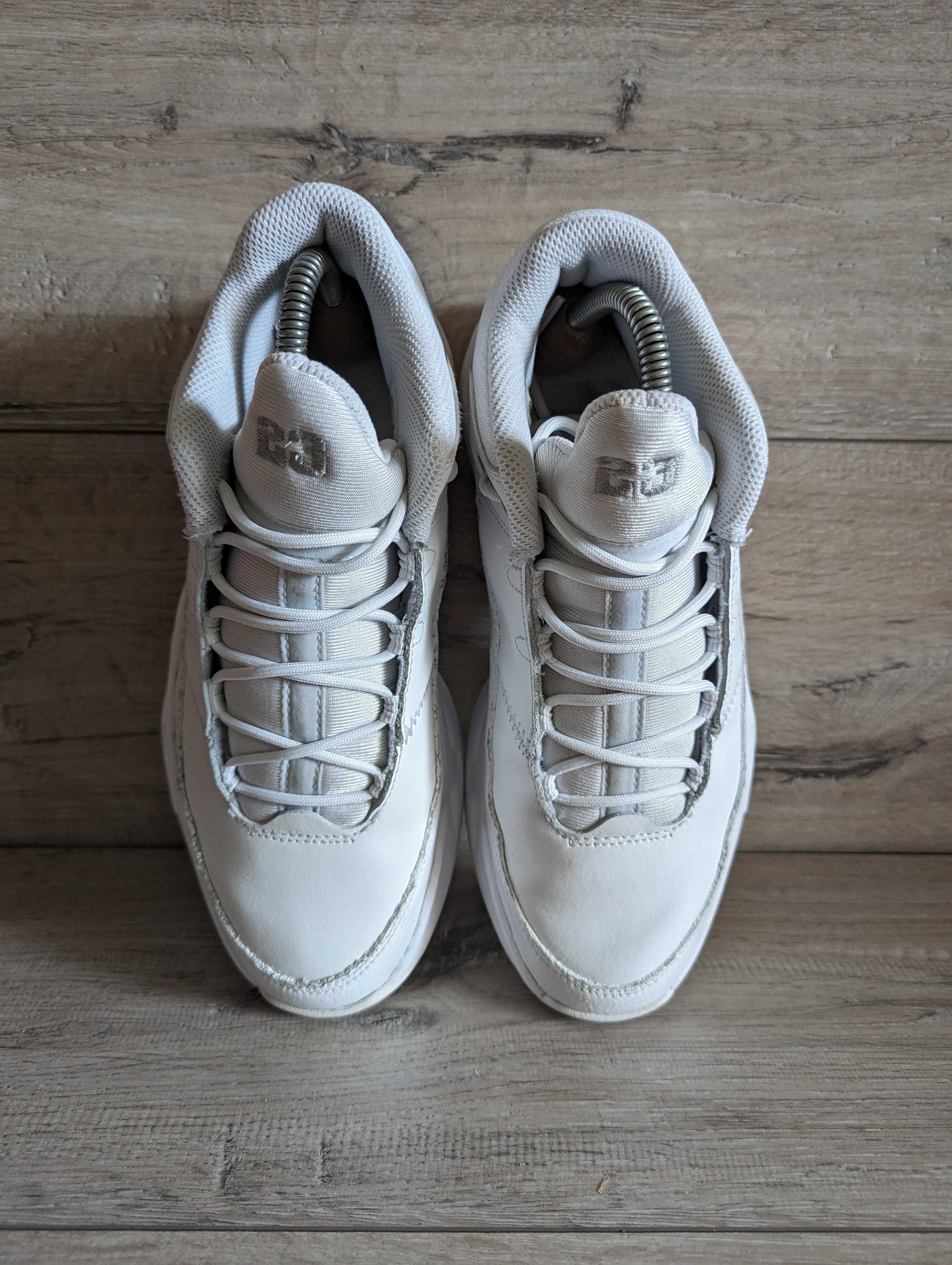 Кожаные белые кроссовки б/у 
Nike Jordan Max Aura 3  39 р 25 см