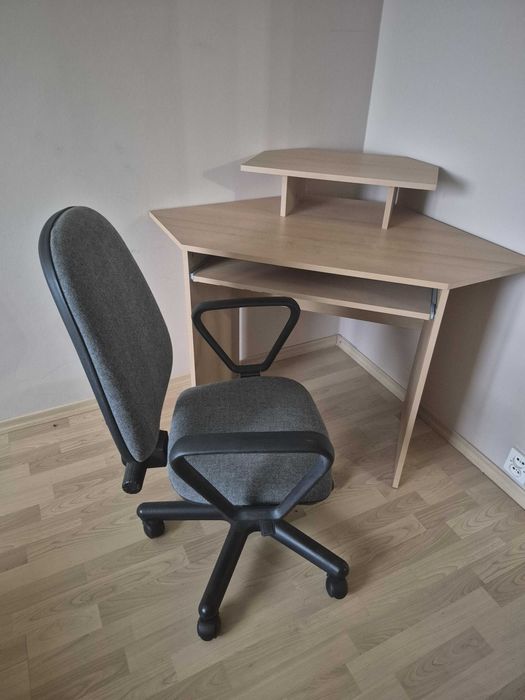 komplet wypoczynkowy i biurko