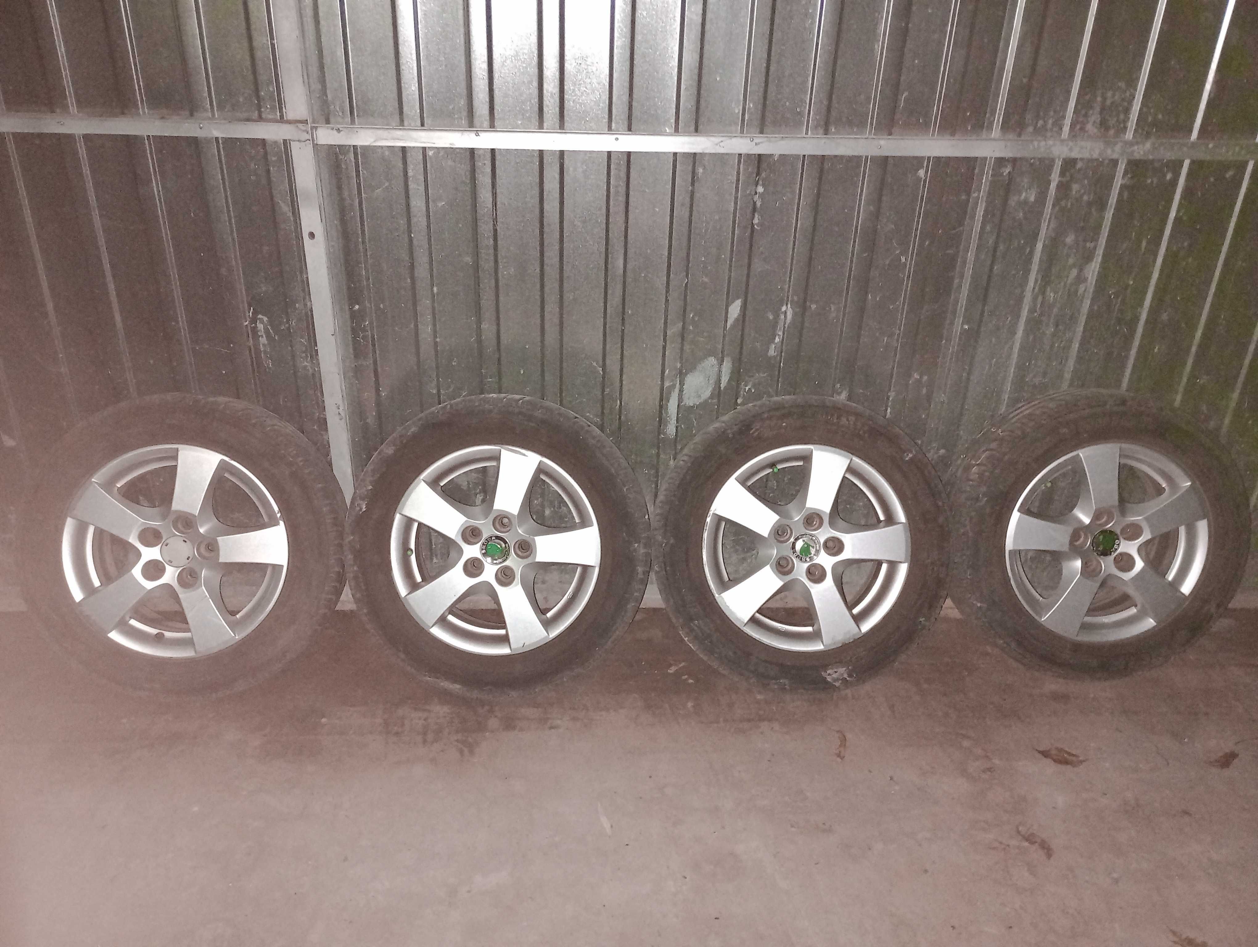 Koła z oponami letnimi 185/60 R14 do Skody Fabii I