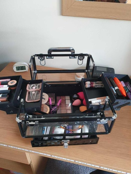 Kuferek organizer walizka do kosmetyków, lakierów, akcesoriów