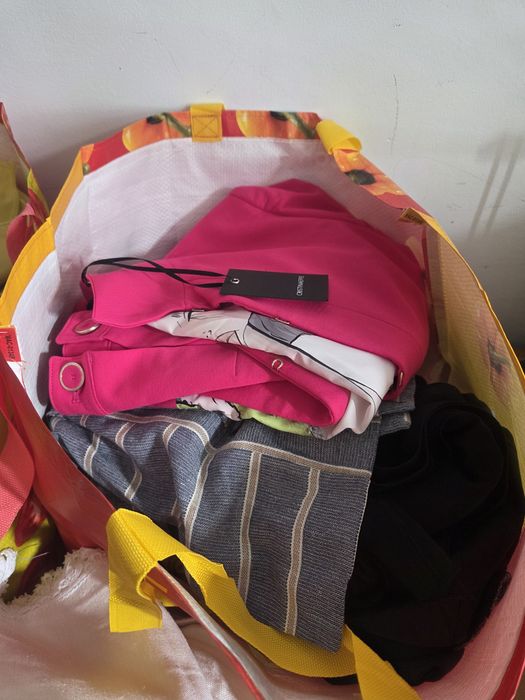 Sacos com roupas novas 38, 40, 42