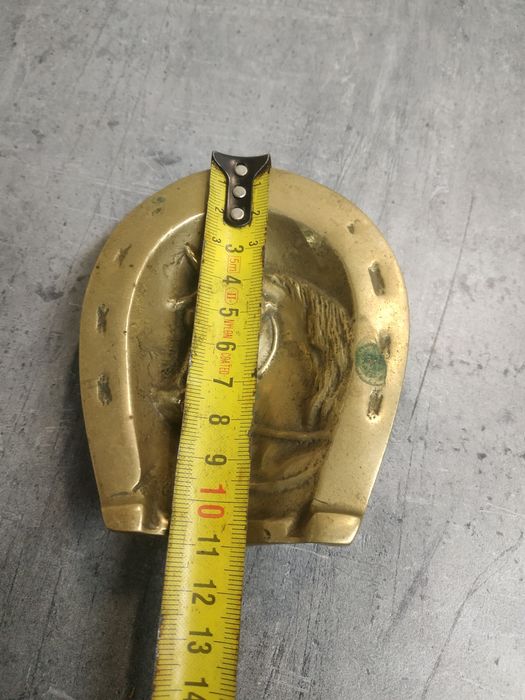 Sprzedam niesamowitą podkowę popielniczkę