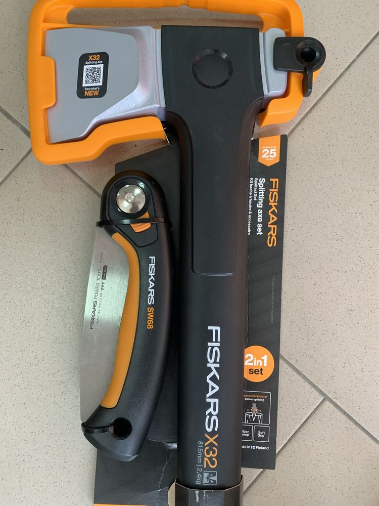 Сокира FISKARS X28 та X32