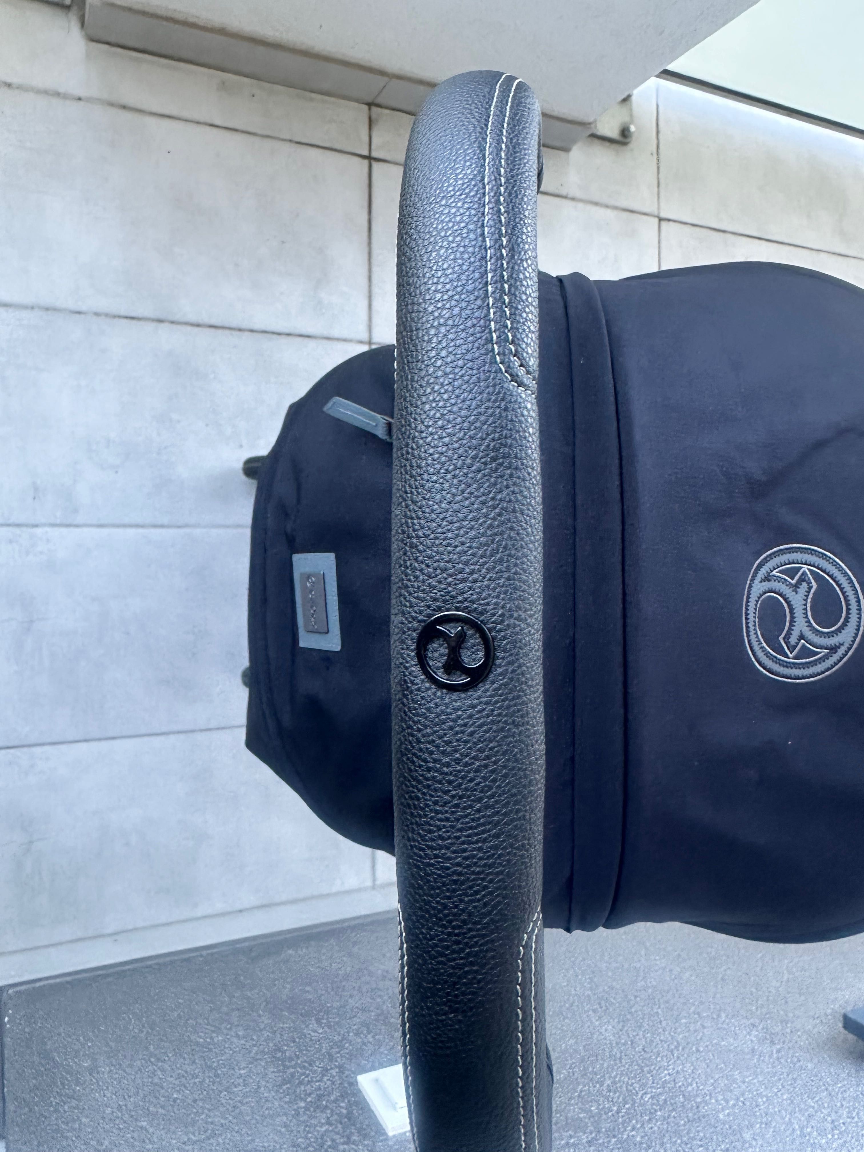 Cybex Coya z ramą Matt Black