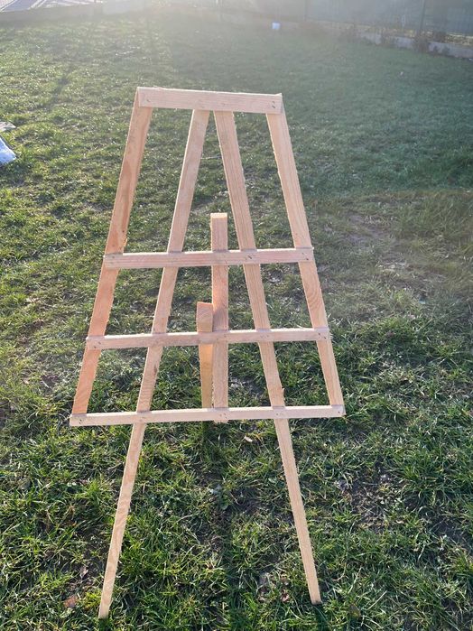 Stelaż pod wieniec pogrzebowy