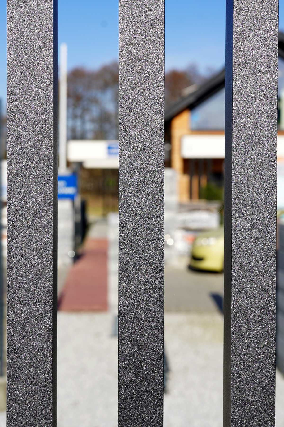 Przęsło pionowe / słupkowe - Palisada pionowa ALUMINIUM