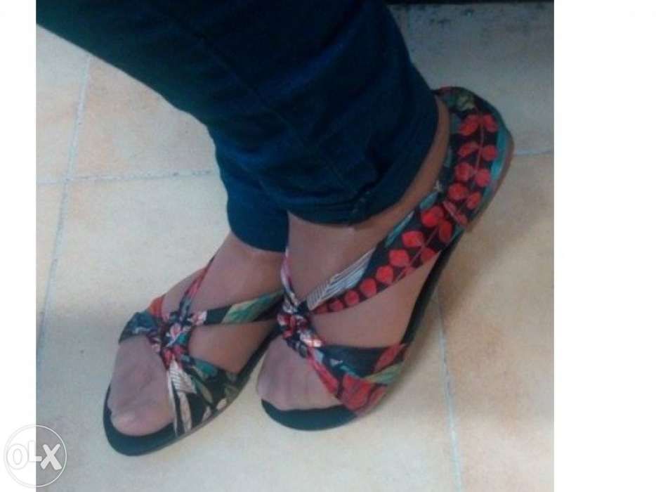 Sandálias padrão N.º38