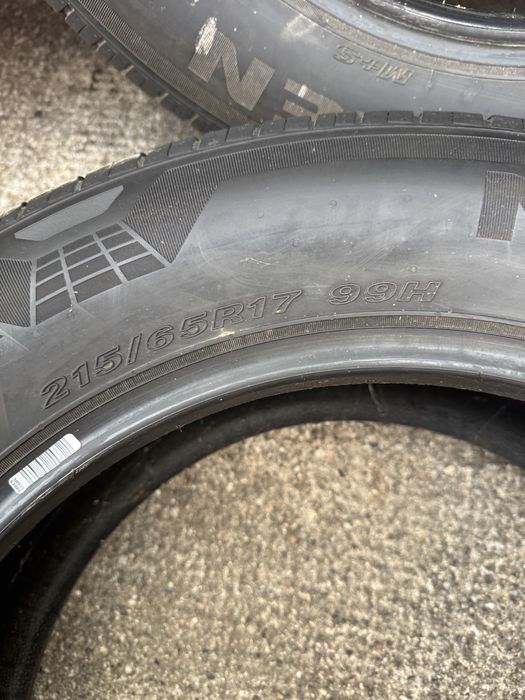 Шини літні як нові  R17 215 65 Nexen Roadian GTX