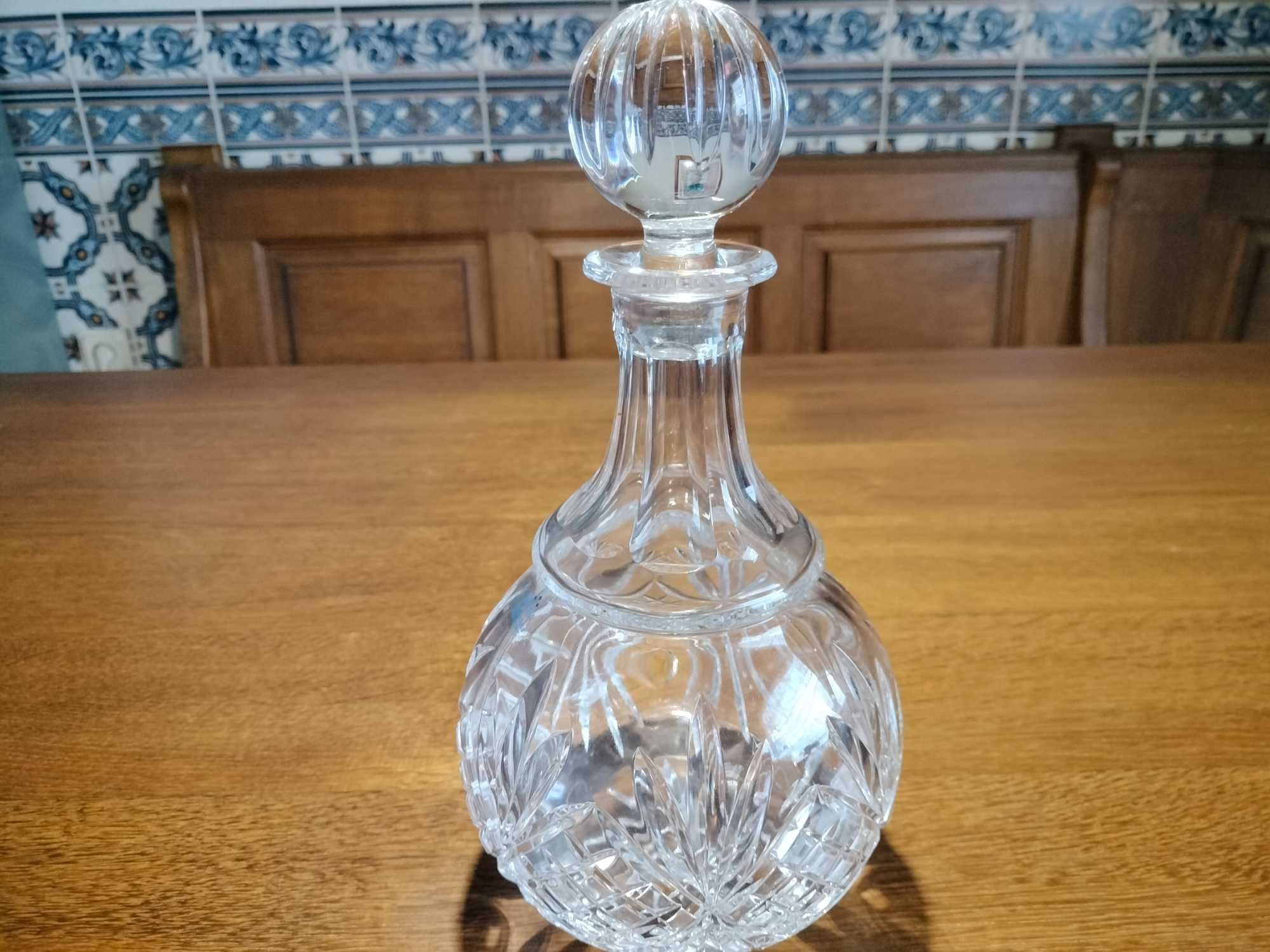 Lindíssima Garrafa de Conhaque em Cristal de Chumbo Vintage