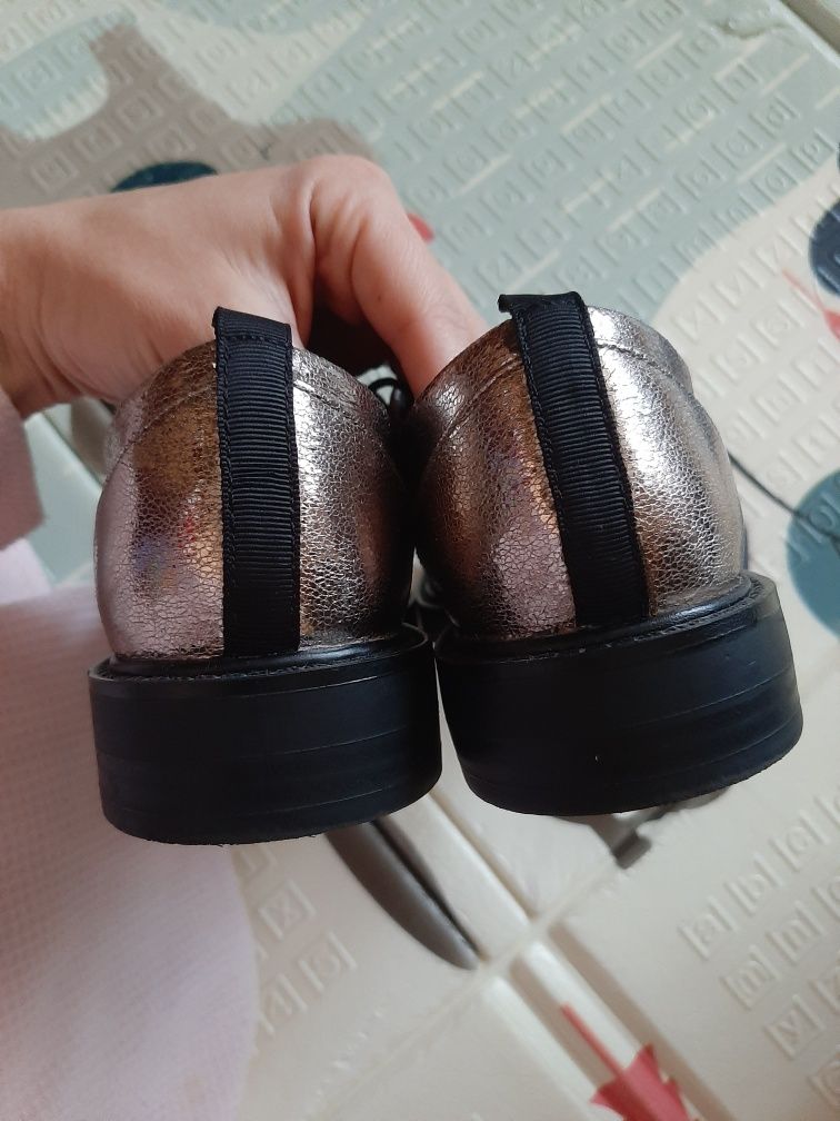 Брогі туфлі черевики Stradivarius броги оксфорд