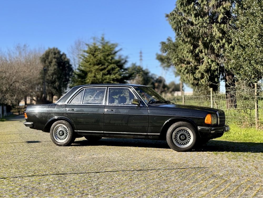 Mercedes Benz W123 300D (nacional)