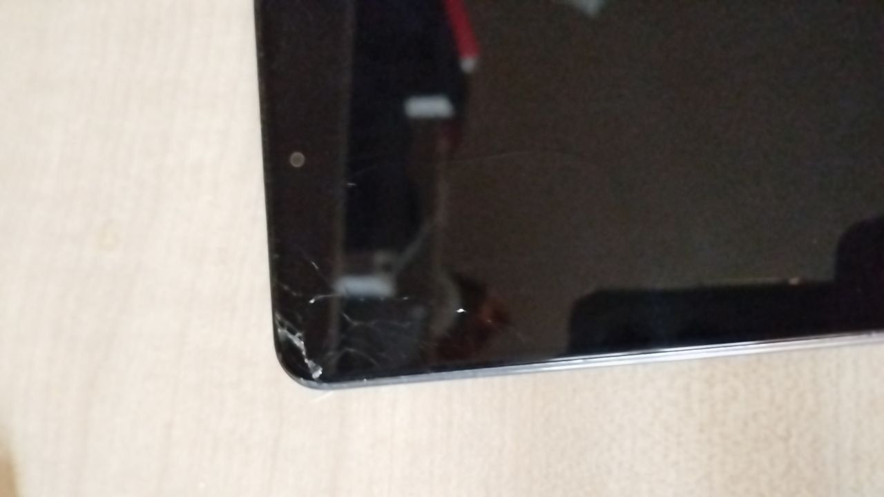 Poco F3 128Gb, разбитый