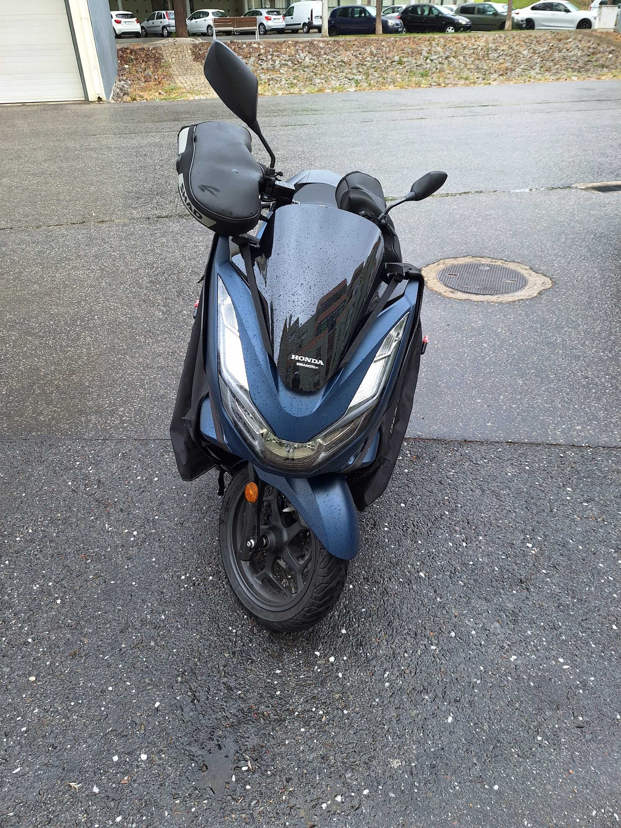 Pcx 125cc modelo 2024 com nova