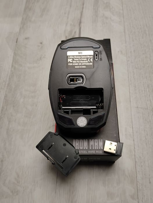 Myszka gamingowa M8 bezprzewodowa Iron Man