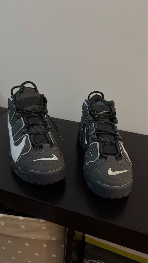 Nike Air cinzentas