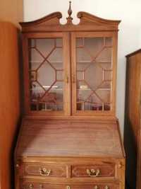 Escrivaninha antiga em madeira