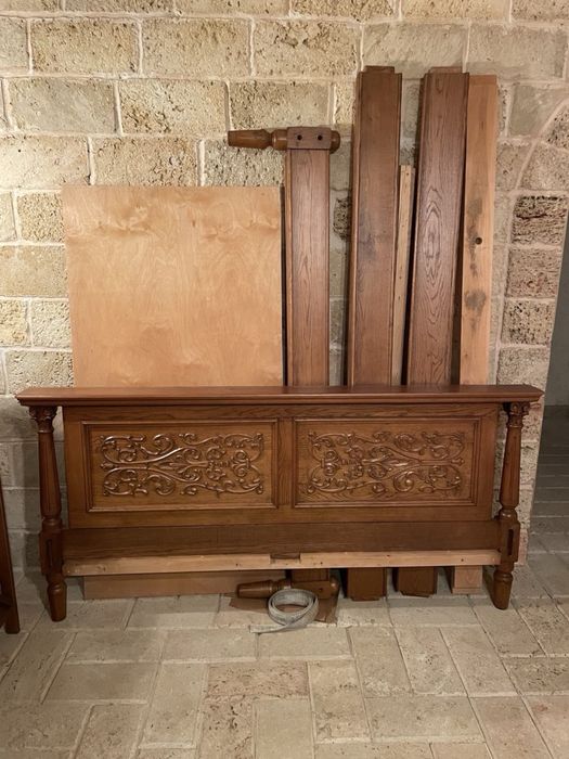 Дубовая кровать ручной работы резная + матрас.