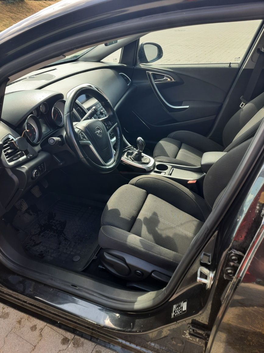Opel astra J 2013r