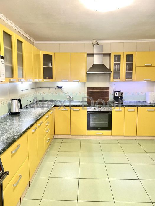 Продаж будинку в Копачів, 5 кімнат, 200 м², 20 соток.