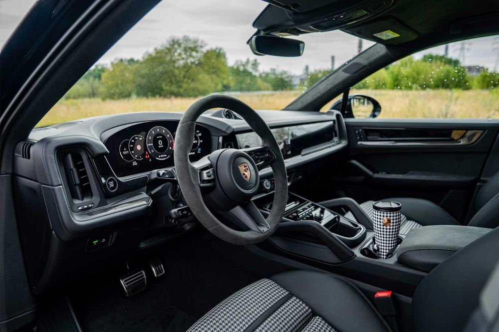 Wynajem Porsche Cayenne GTS Coupé