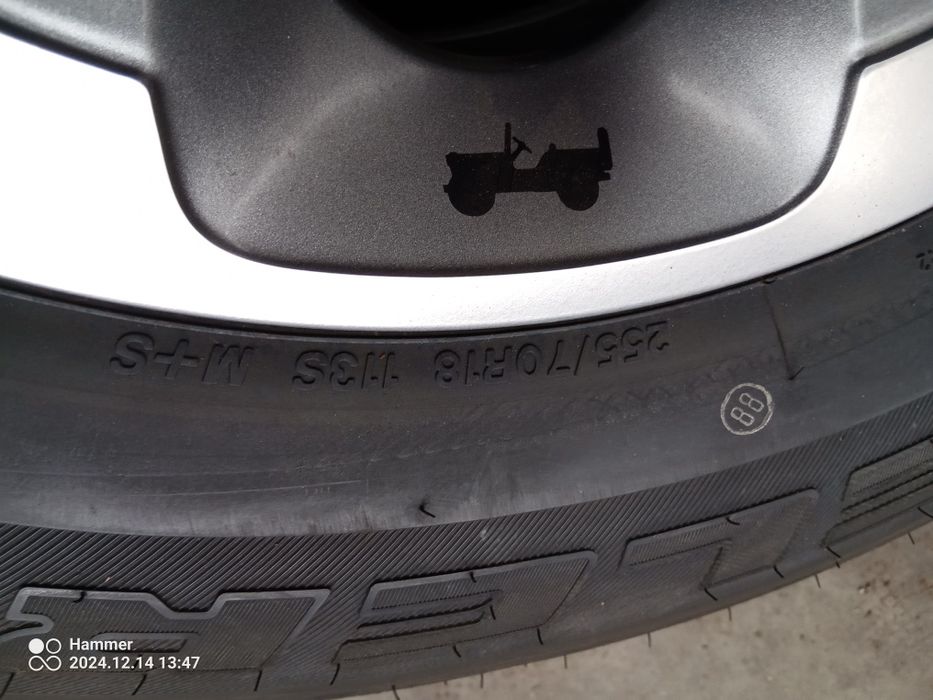 Jeep Wrangler koła felgi 18/7.5 r18 255/70 r18 Bridgestone nowe