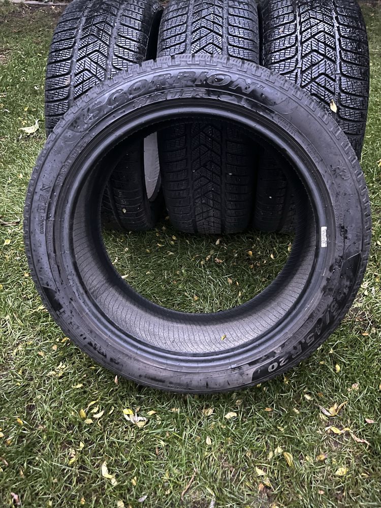 Komplet opon terenowych zimowych Pirelli Scorpion Winter 255/45 R20