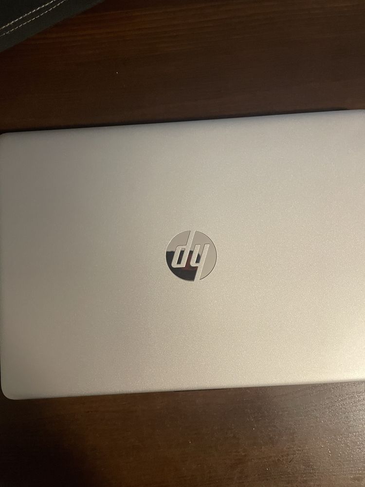 Zestaw laptope HP , torba i myszka