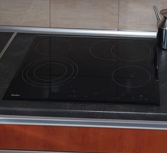 Sprzedam płytę indukcyjną Amica